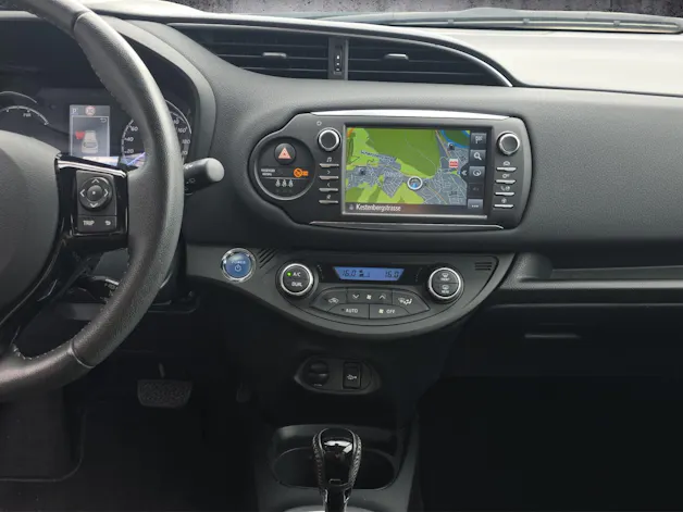 Toyota Yaris 1.5 VVT-i HSD Trend