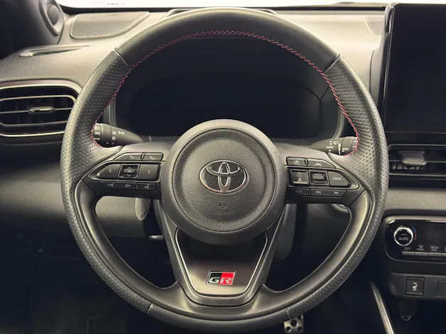 Toyota Yaris 1.5 VVT-i HSD GR Sport