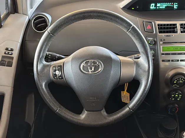 Toyota Yaris 1.33 VVT-i Linea Luna