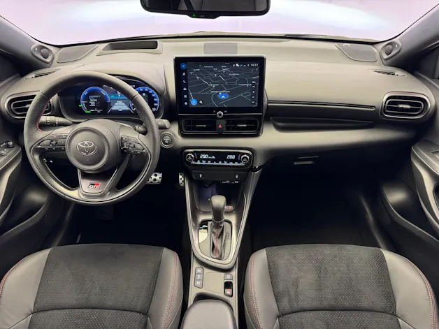 Toyota Yaris 1.5 VVT-i HSD GR Sport
