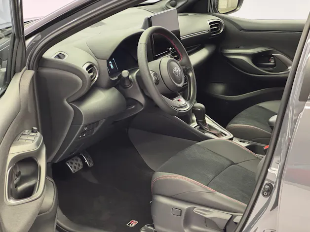 Toyota Yaris 1.5 VVT-i HSD GR Sport