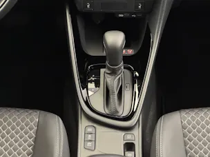 Toyota Yaris 1.5 VVT-i HSD Premium