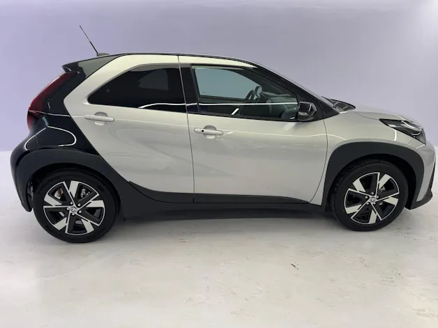 Toyota Aygo X 1.5 VVT-i HSD Trend