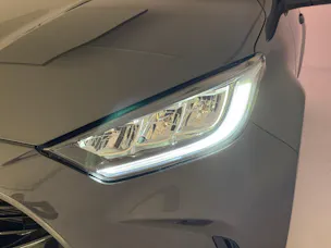 Toyota Yaris 1.5 VVT-i HSD Trend