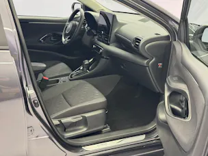 Toyota Yaris 1.5 VVT-i HSD Trend