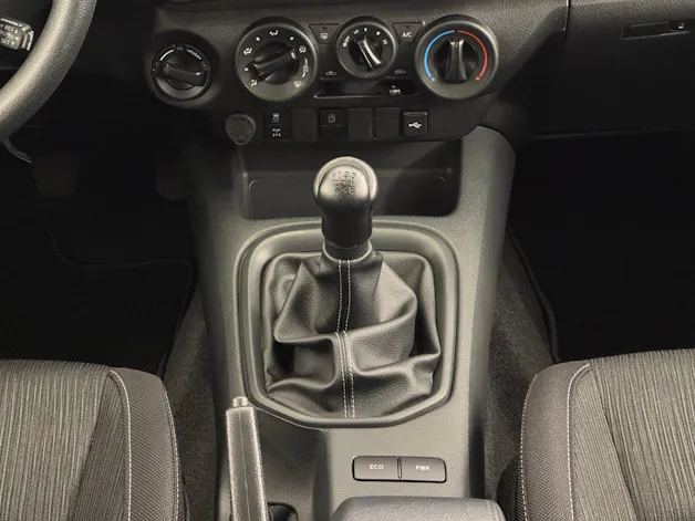Toyota Hilux Double Cab.-Pick-up 2.8 D-4D 204 Comfort 4x4