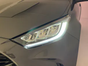Toyota Yaris 1.5 VVT-i HSD Trend