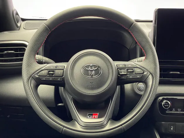 Toyota Yaris 1.5 VVT-i HSD GR Sport
