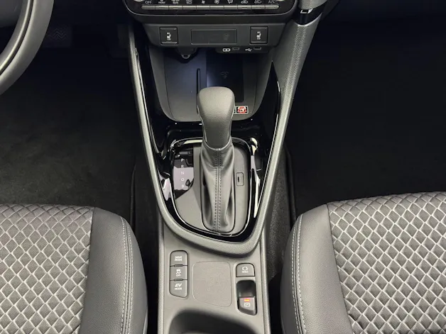Toyota Yaris 1.5 VVT-i HSD Premium