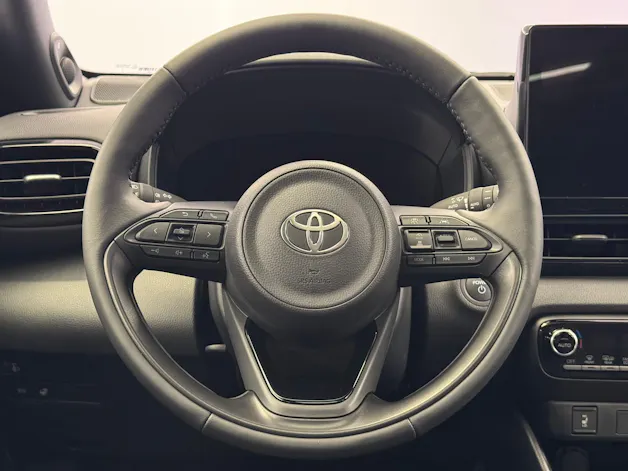 Toyota Yaris 1.5 VVT-i HSD Premium