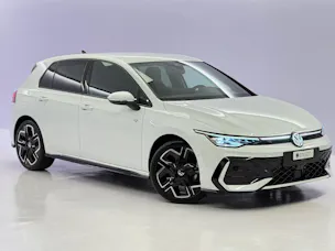VW Golf VIII 1.5 eTSI R-Line DSG
