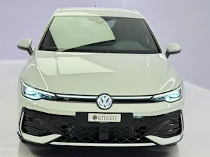 VW Golf VIII 1.5 eTSI R-Line DSG