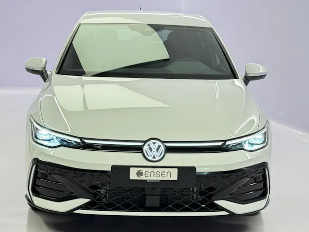 VW Golf VIII 1.5 eTSI R-Line DSG