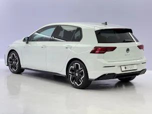 VW Golf VIII 1.5 eTSI R-Line DSG
