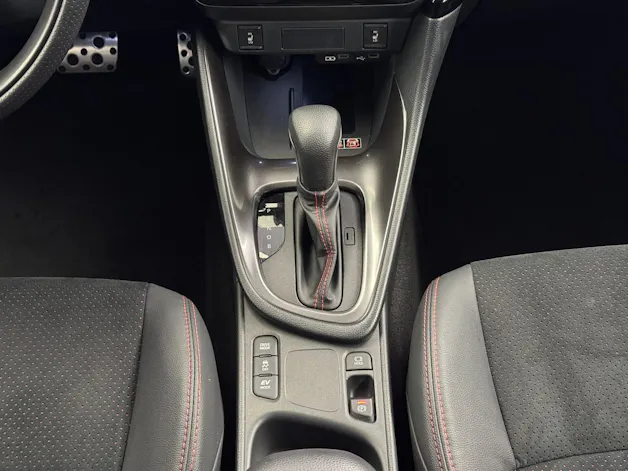 Toyota Yaris 1.5 VVT-i HSD GR Sport