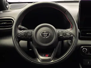 Toyota Yaris 1.5 VVT-i HSD GR Sport