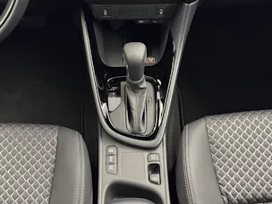 Toyota Yaris 1.5 VVT-i HSD Premium
