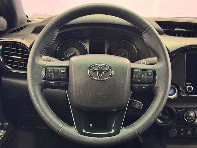 Toyota Hilux Double Cab.-Pick-up 2.8 D-4D MHEV 204 Invincible 4x4