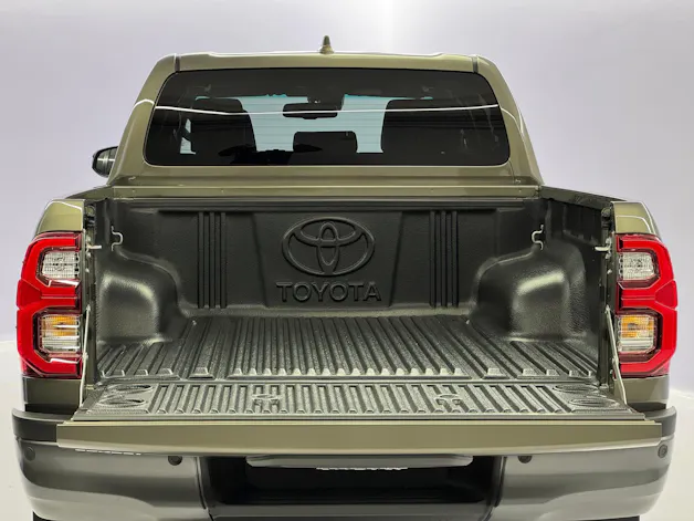 Toyota Hilux Double Cab.-Pick-up 2.8 D-4D MHEV 204 Invincible 4x4