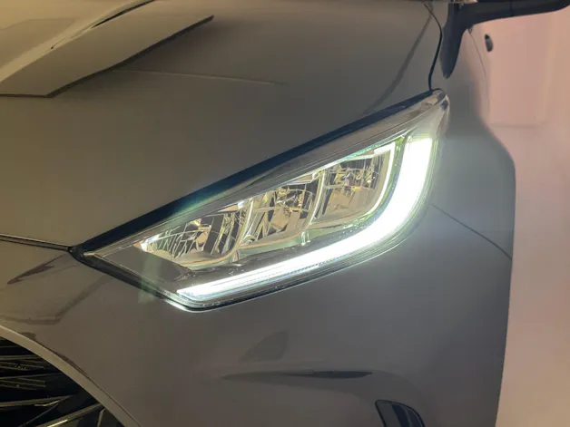 Toyota Yaris 1.5 VVT-i HSD Trend