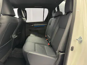 Toyota Hilux Double Cab.-Pick-up 2.8 D-4D MHEV 204 Invincible 4x4