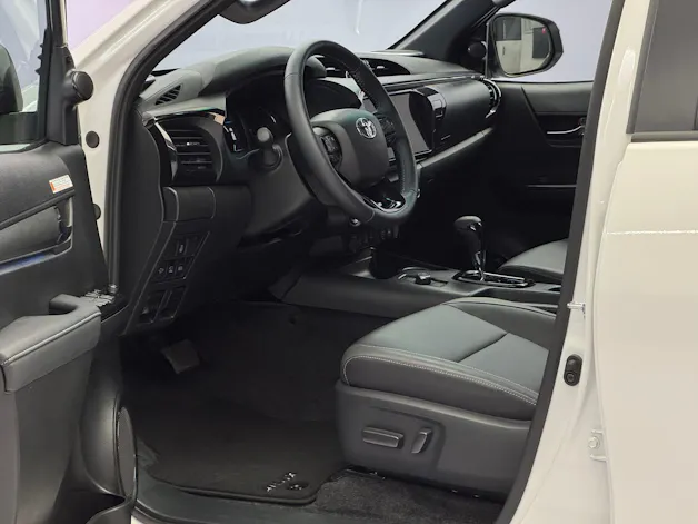 Toyota Hilux Double Cab.-Pick-up 2.8 D-4D MHEV 204 Invincible 4x4