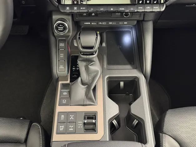 Toyota Land Cruiser 2.8 D 48V Invincible AWD