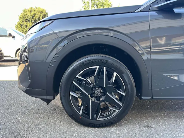 Peugeot 5008 1.2 Hybrid Allure Premium