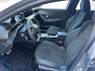 PEUGEOT 208 1.2 Hybrid 145 GT Exclusive