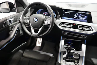 https://vehicle.imgix.net/4427331/6c612742-9f78-4060-8d35-1c0cf9ba665a.JPG