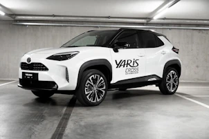 Fahrzeugbild TOYOTA Yaris Cross 1.5 VVT-i HSD Premium AWD-i