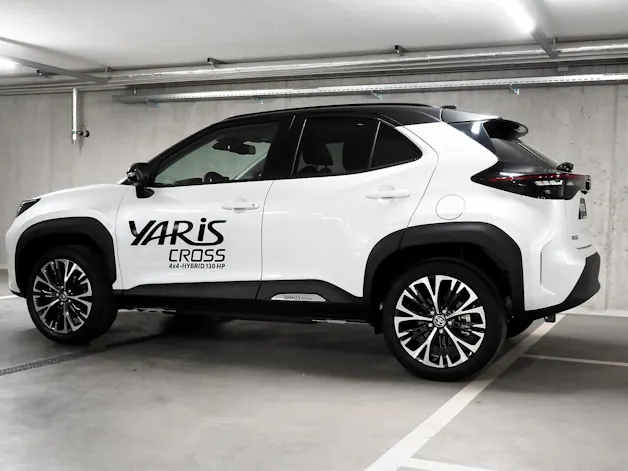 Toyota Yaris Cross 1.5 VVT-i HSD Premium AWD-i