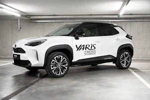 Fahrzeugbild TOYOTA Yaris Cross 1.5 VVT-i HSD Premium AWD-i