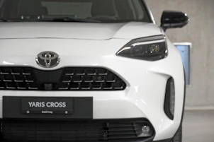 Fahrzeugbild TOYOTA Yaris Cross 1.5 VVT-i HSD Premium AWD-i