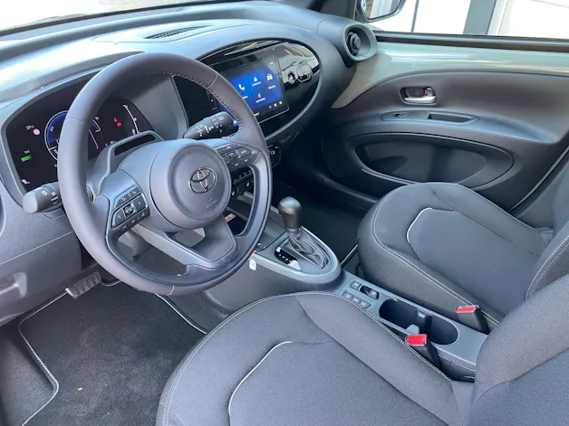 Toyota Aygo X 1.5 VVT-i HSD Trend