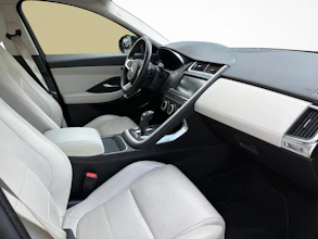 https://vehicle.imgix.net/4427397/2dc51764-3eac-46ad-95de-c18a757fb087.jpg