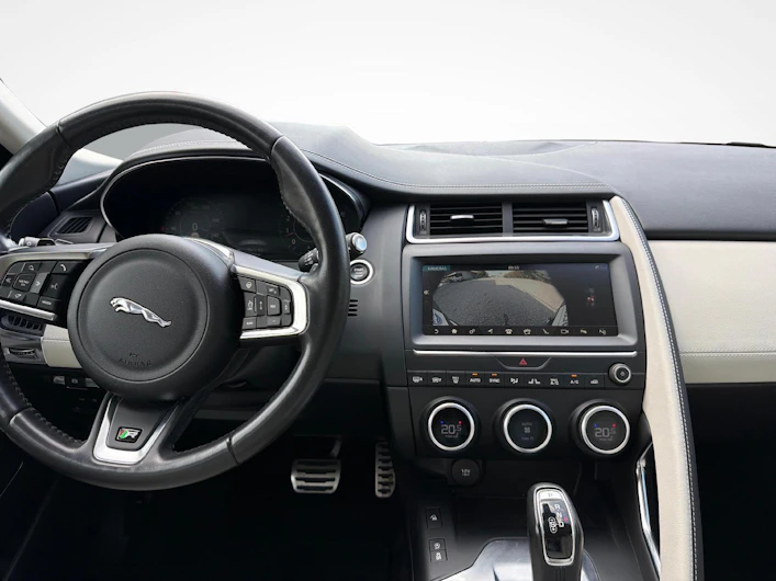 immagine del veicolo JAGUAR E-PACE