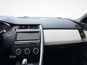 https://vehicle.imgix.net/4427397/a551448c-024e-4b64-800b-fddf718e1f69.jpg