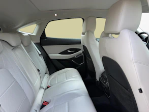 https://vehicle.imgix.net/4427397/ad1757cb-2fa2-4066-8d64-35f18de42c3e.jpg
