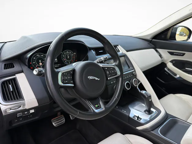 Jaguar E-Pace 2.0 T 250 R-Dynamic HSE AWD