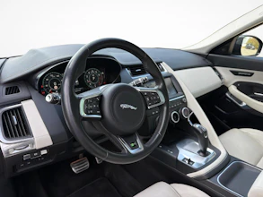 https://vehicle.imgix.net/4427397/bd0e9282-f91e-4261-b307-a34ea7bfe1e8.jpg