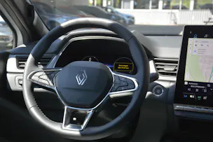 RENAULT Captur 1.8 E-Tech techno