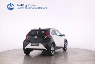 https://vehicle.imgix.net/4427422/d7c7a04e-83cc-4fcc-b3e1-a2907085cc86.jpg