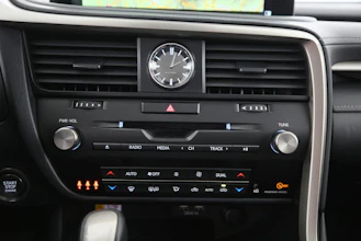 https://vehicle.imgix.net/4427426/20b49d18-94bc-47d5-bfab-e04f86038e0a.jpg