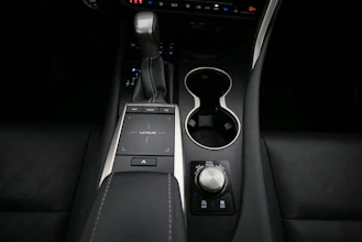 https://vehicle.imgix.net/4427426/9dff35ee-1a41-484a-870d-c7ed9bcb024f.jpg