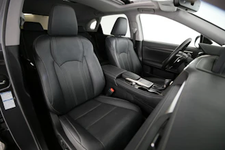 https://vehicle.imgix.net/4427426/fe68469c-d145-4dcd-835c-9dd9d30402f5.jpg