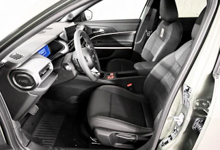 https://vehicle.imgix.net/4427461/a1f178ff-8b12-4a89-b83c-705d11a0bad9.jpg