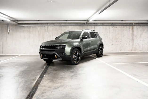 JEEP Avenger 1.2 MHEV 85th Anniversary 4xe