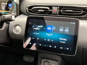 https://vehicle.imgix.net/4427470/2181b8ef-cdc1-4d30-bd92-615f42d01395.jpg