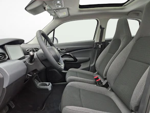 https://vehicle.imgix.net/4427470/b74392a3-3a4b-4376-8f1a-eeb95b218cb6.jpg